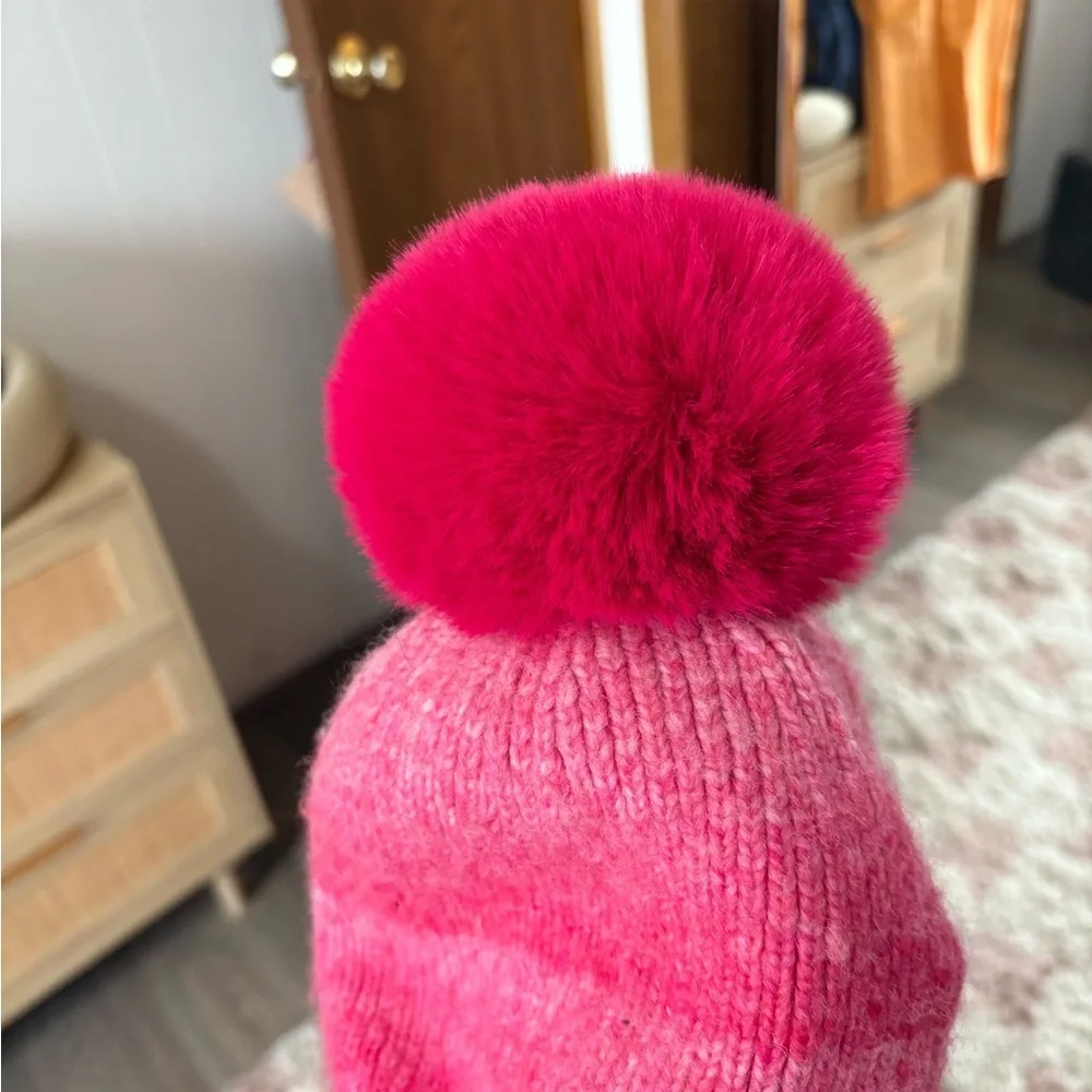 Norla Canada Fuchsia Knit Pom Beanie Hat 💗